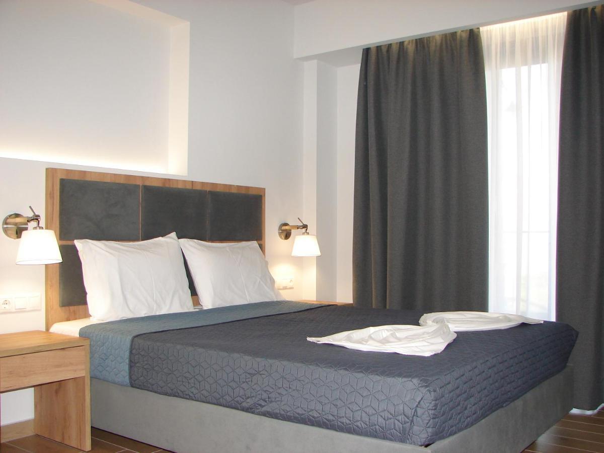 Four Reasons Aparthotel Paralia Katerinis Exterior photo