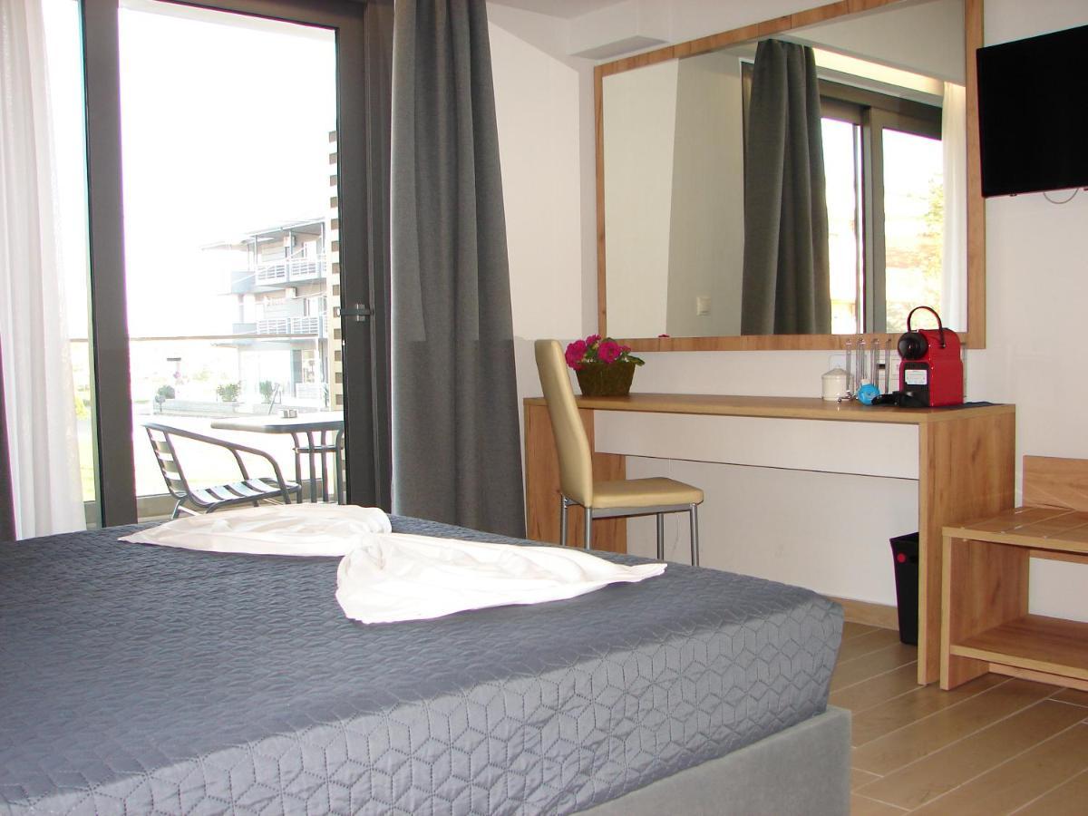Four Reasons Aparthotel Paralia Katerinis Exterior photo