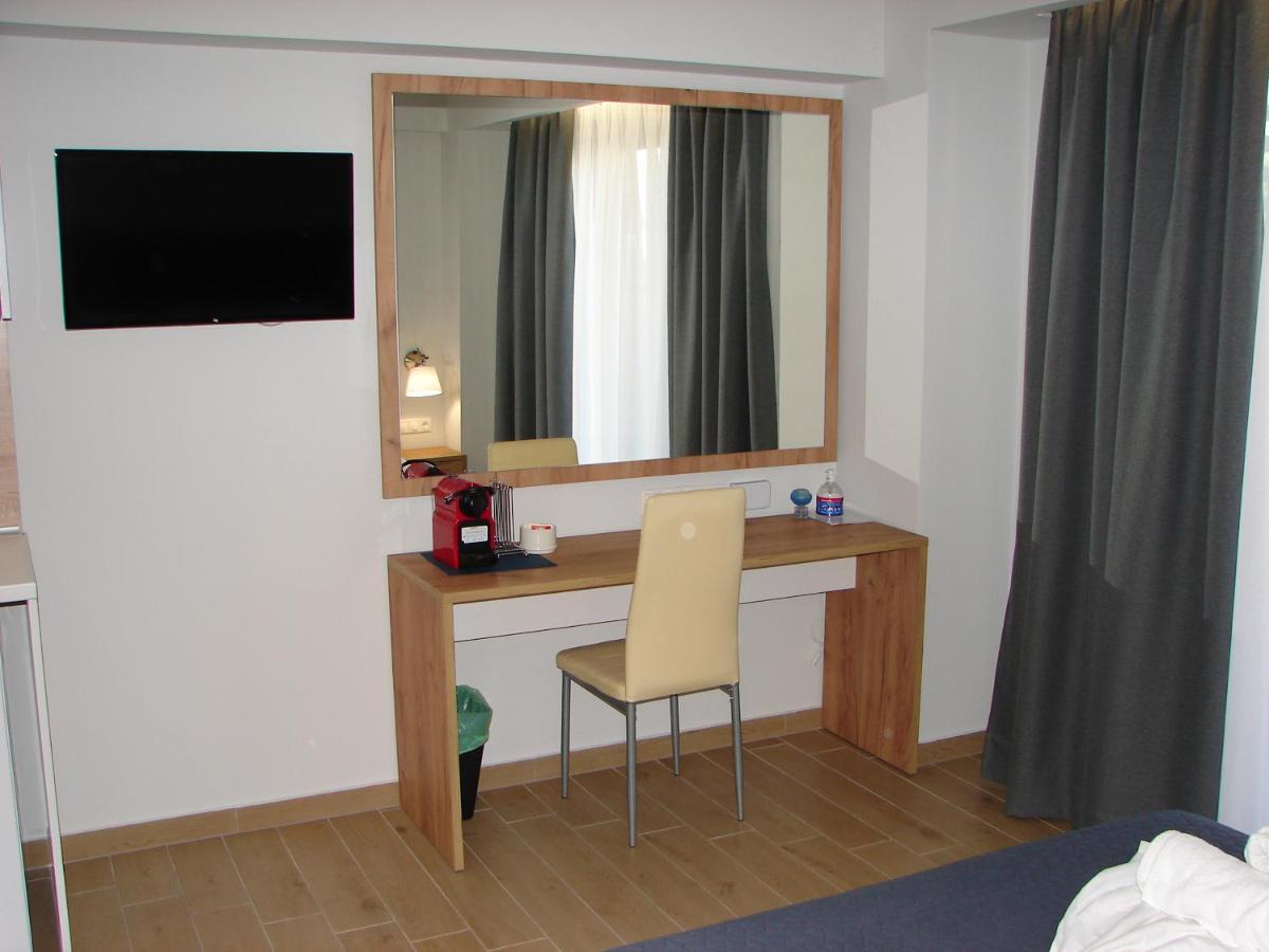 Four Reasons Aparthotel Paralia Katerinis Exterior photo