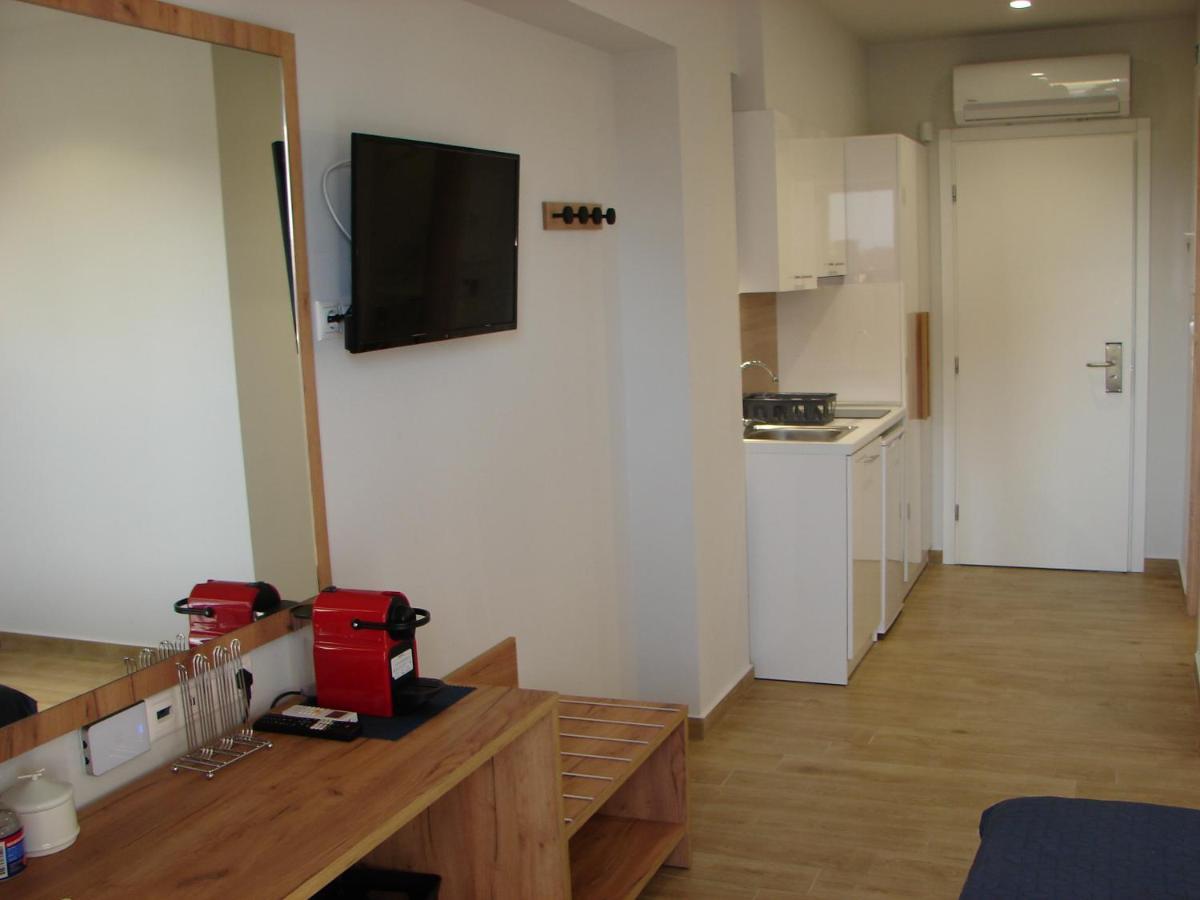 Four Reasons Aparthotel Paralia Katerinis Exterior photo