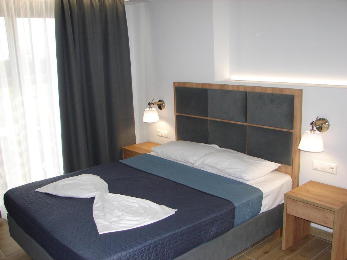 Four Reasons Aparthotel Paralia Katerinis Exterior photo